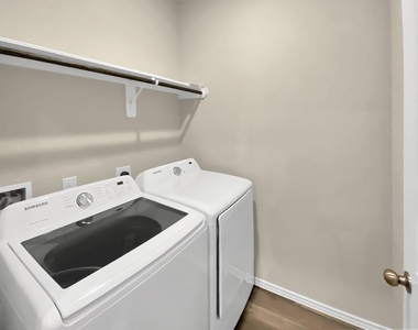 11593 Persimmon Street - Photo Thumbnail 6
