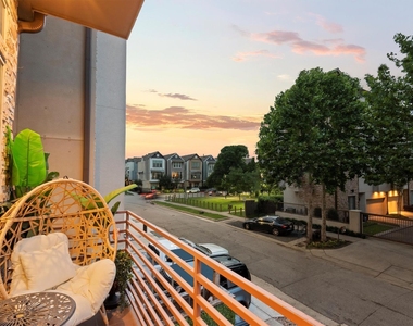 4413 Eli Street - Photo Thumbnail 4