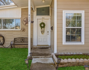 922 Gilpin Street - Photo Thumbnail 2