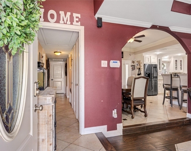 922 Gilpin Street - Photo Thumbnail 3