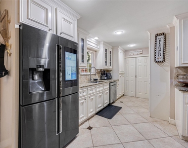 922 Gilpin Street - Photo Thumbnail 9