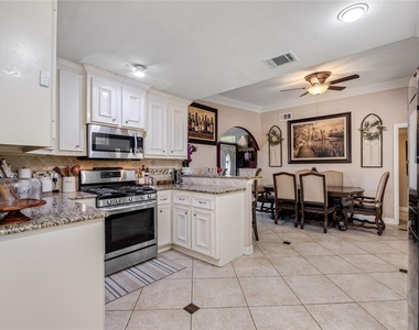 922 Gilpin Street - Photo Thumbnail 12