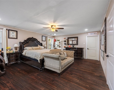 922 Gilpin Street - Photo Thumbnail 16