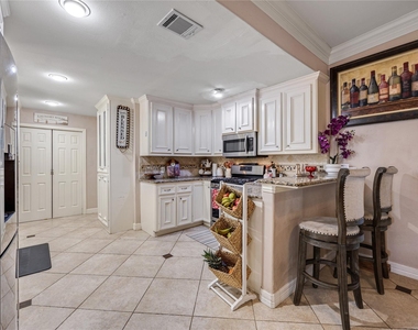 922 Gilpin Street - Photo Thumbnail 8