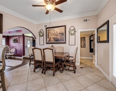 922 Gilpin Street - Photo Thumbnail 7
