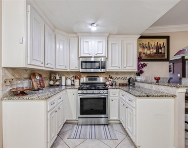 922 Gilpin Street - Photo Thumbnail 10