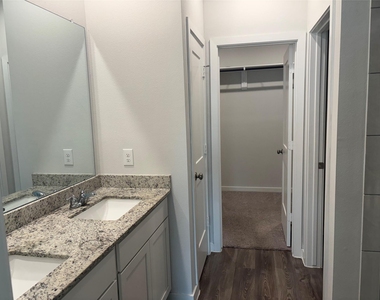 5735 Blue Grama Drive - Photo Thumbnail 15