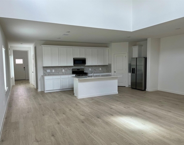 5735 Blue Grama Drive - Photo Thumbnail 4