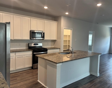 5735 Blue Grama Drive - Photo Thumbnail 18