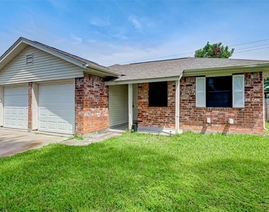 4739 Parkland Street Street - Photo Thumbnail 2