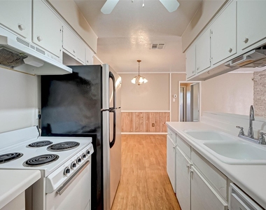 4739 Parkland Street Street - Photo Thumbnail 18