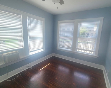 4414 Woodside Street - Photo Thumbnail 8