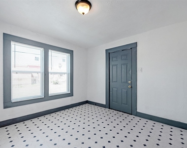2217 Stevens Street - Photo Thumbnail 5