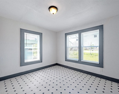 2217 Stevens Street - Photo Thumbnail 6
