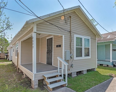 2217 Stevens Street - Photo Thumbnail 1