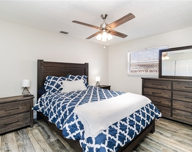517 98th Avenue N - Photo Thumbnail 13