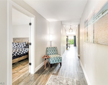 517 98th Avenue N - Photo Thumbnail 4