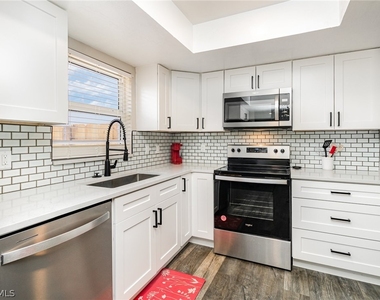 517 98th Avenue N - Photo Thumbnail 12