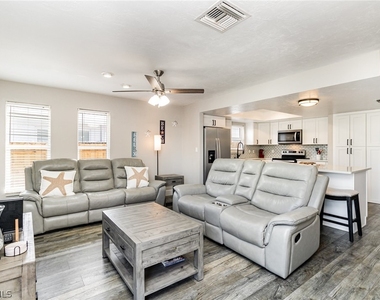 517 98th Avenue N - Photo Thumbnail 6