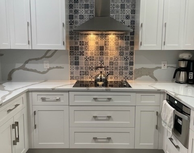 1932 Se 9th Terrace - Photo Thumbnail 32