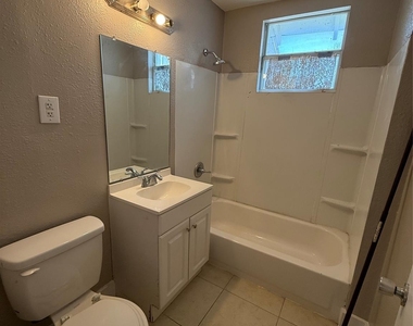7312 Navigation Boulevard - Photo Thumbnail 4