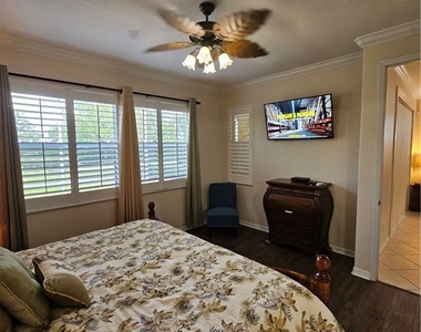 10518 Avila Circle - Photo Thumbnail 18