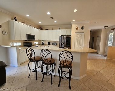 10518 Avila Circle - Photo Thumbnail 2
