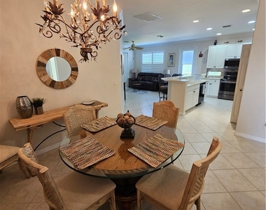 10518 Avila Circle - Photo Thumbnail 12