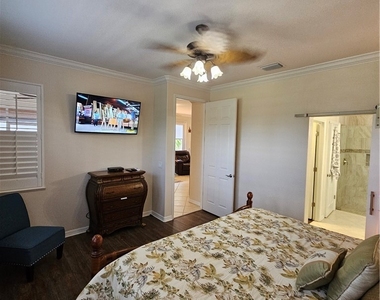 10518 Avila Circle - Photo Thumbnail 17
