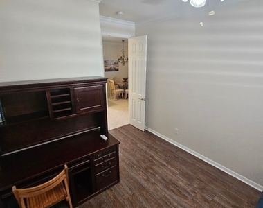 10518 Avila Circle - Photo Thumbnail 47