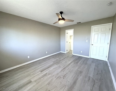 823 Gleason Parkway - Photo Thumbnail 13