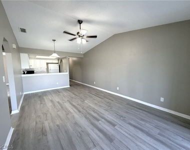823 Gleason Parkway - Photo Thumbnail 9
