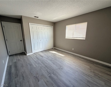 823 Gleason Parkway - Photo Thumbnail 17