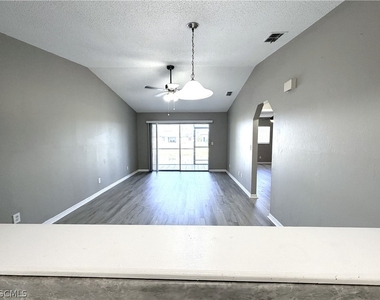 823 Gleason Parkway - Photo Thumbnail 7