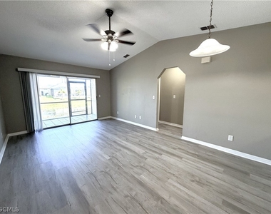 823 Gleason Parkway - Photo Thumbnail 11