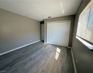 823 Gleason Parkway - Photo Thumbnail 18
