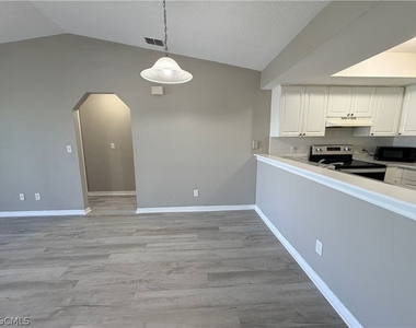 823 Gleason Parkway - Photo Thumbnail 10