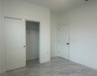 4734 22nd Street Sw - Photo Thumbnail 2