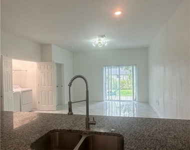 4734 22nd Street Sw - Photo Thumbnail 8