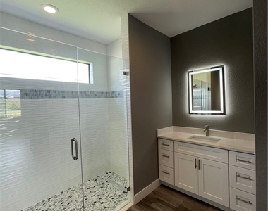 610 Floyd Avenue S - Photo Thumbnail 13