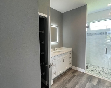 610 Floyd Avenue S - Photo Thumbnail 11