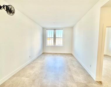 2102 Mechanic Street - Photo Thumbnail 3
