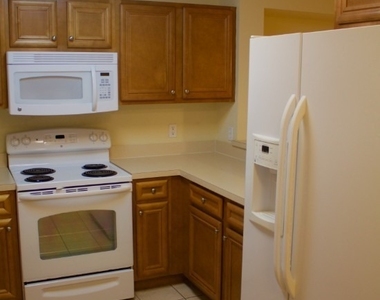 9051 Gervais Circle - Photo Thumbnail 3