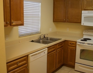 9051 Gervais Circle - Photo Thumbnail 4