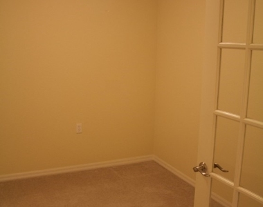 9051 Gervais Circle - Photo Thumbnail 7