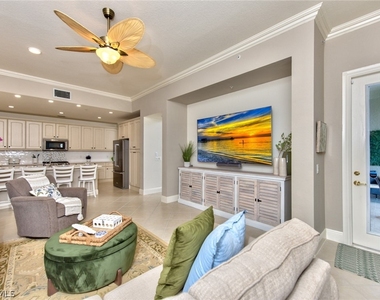 9242 Tesoro Lane - Photo Thumbnail 10