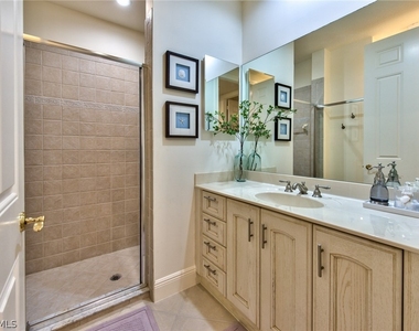 9242 Tesoro Lane - Photo Thumbnail 21