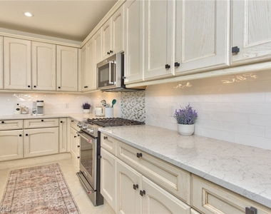 9242 Tesoro Lane - Photo Thumbnail 7