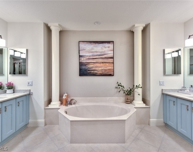 9242 Tesoro Lane - Photo Thumbnail 15