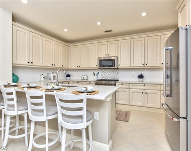 9242 Tesoro Lane - Photo Thumbnail 8